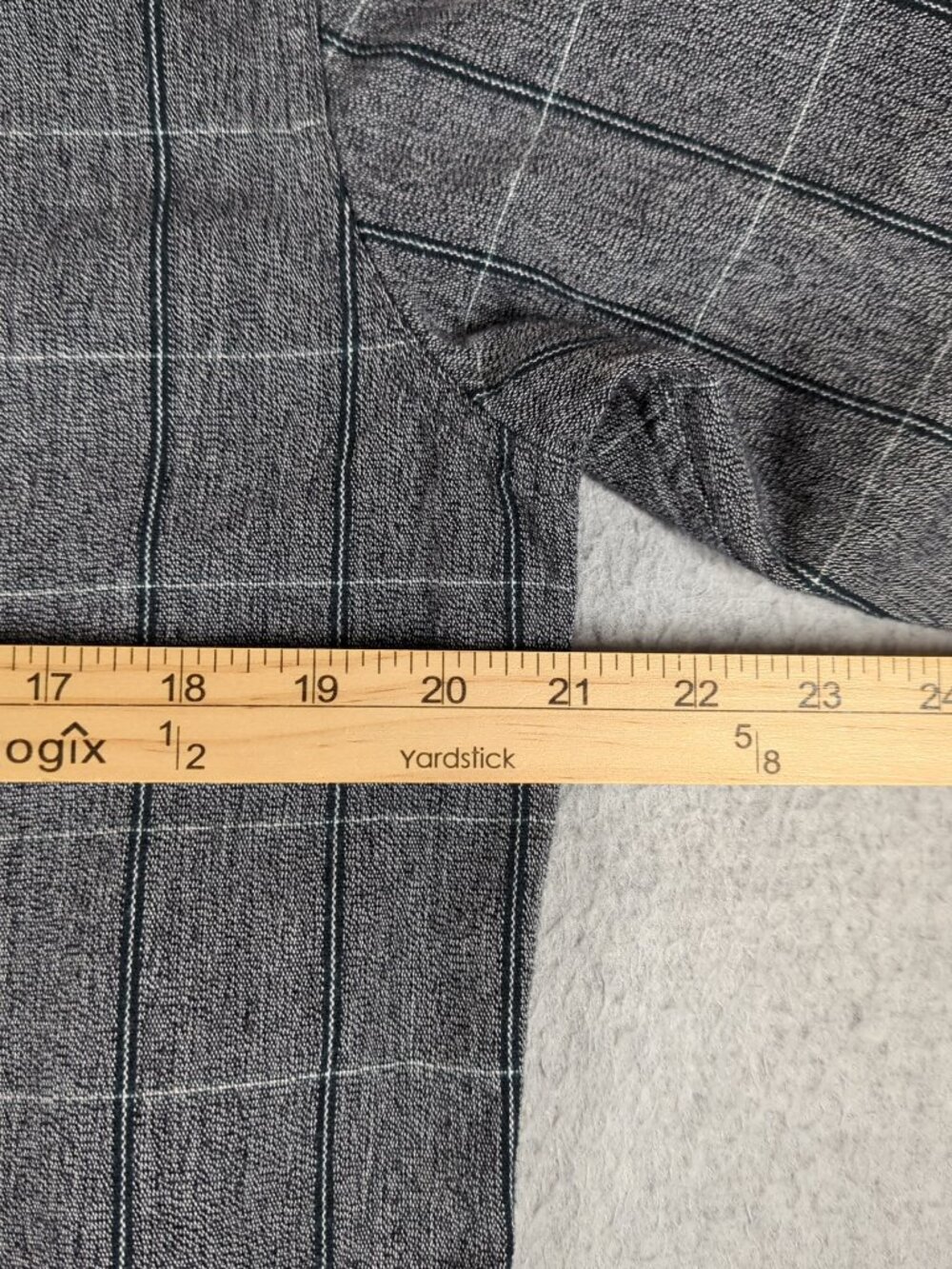 Mountain Hardwear Shirt Men's Medium Gray Plaid Long Sleeve Hiking Camping - Picture 4 of 8